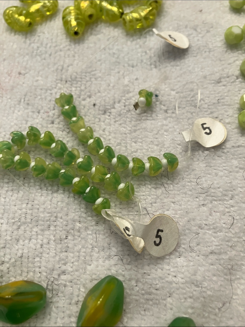 Mixed Lime Green Glass Bead Lot - Picture 7 of 9